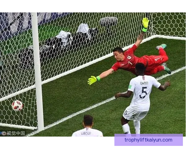 梅赫伦中场组织能力出色，持续提升球队竞争力